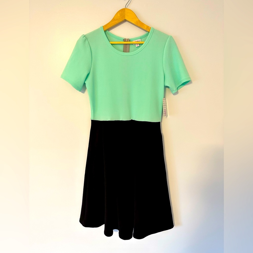 NWT Lularoe Amelia dress, size medium